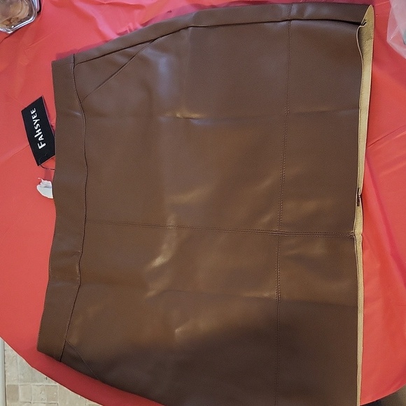 Fahsyee Faux Leather Skirt - Picture 6 of 7